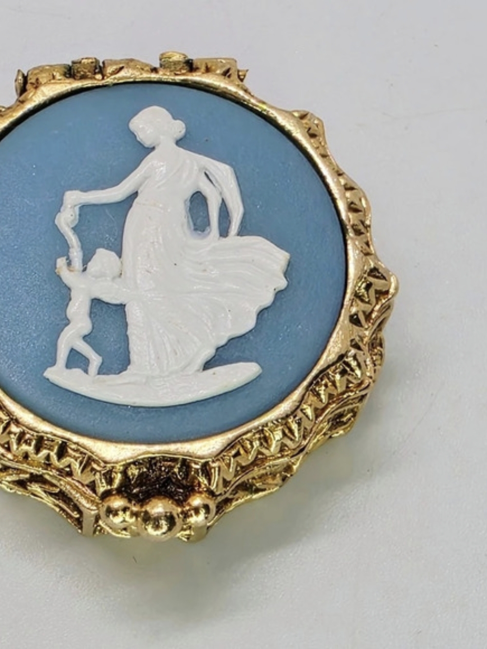 Vintage Corday Fame Venus Solid Creme Perfume Blue Cameo Travel Golden Compact